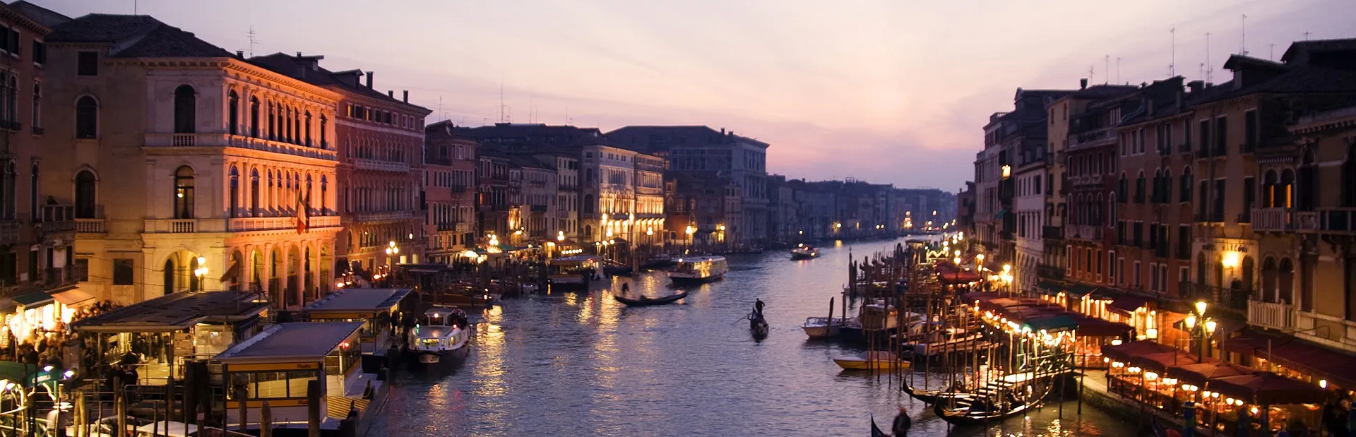 Grand Cannel in Venince at dusk